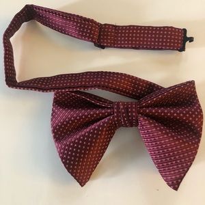 New Men’s clip on bow tie.